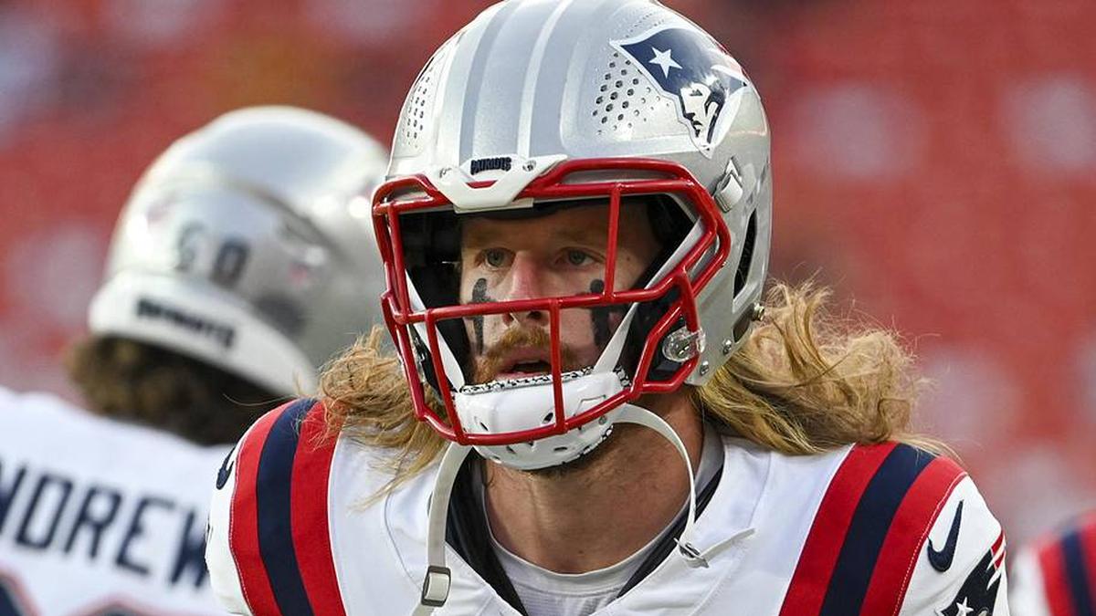  Aug 25, 2024; Landover, Maryland, USA; New England Patriots safety Brenden Schooler (41) enter the field before the game against the Washington Commanders at Commanders Field. Mandatory Credit: Tommy Gilligan-Imagn Images | Tommy Gilligan-Imagn Images 