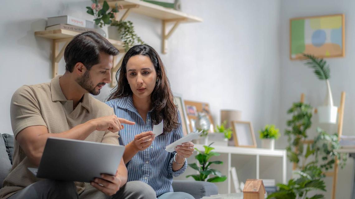 Mortgage refinances tumble as high rates quash borrower savings 