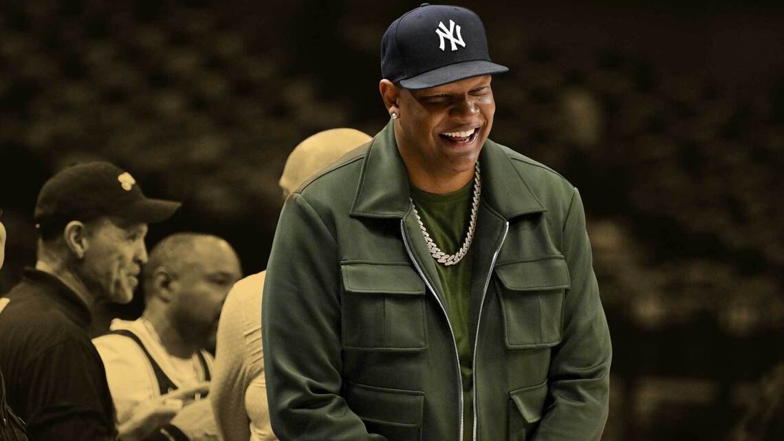 Charlie Villanueva recalls Illinois' wild recruiting pitch: A private jet and "five girls with Charlie's Angels shirts" 