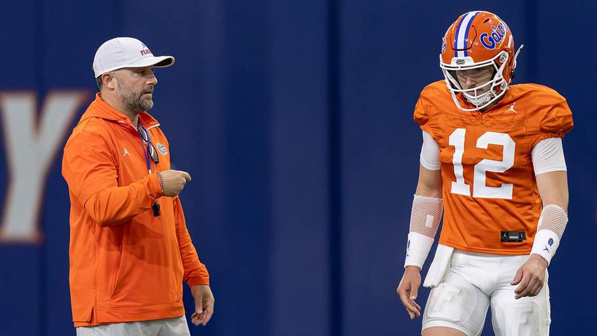  Florida Gators quarterbacks coach Joe Craddock. | Kyle Lander / Florida Gators on SI 