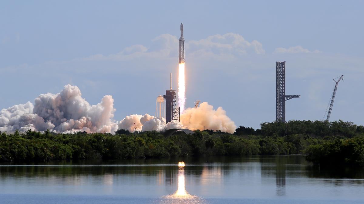 A SpaceX Falcon Heavy rocket launches from Kennedy Space Center's Launch Pad 39-A on Wednesday, April 29, 2026. (Richard Tribou/Orlando Sentinel/TNS)