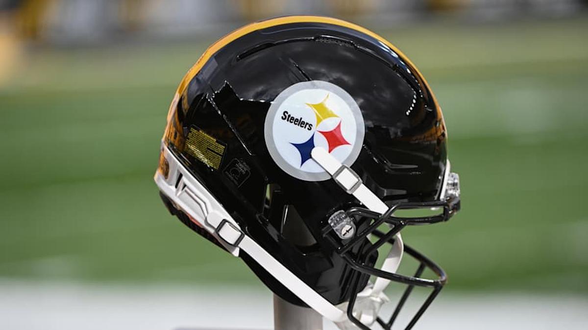  Nov 16, 2025; Pittsburgh, Pennsylvania, USA; A Pittsburgh Steelers helmet before a game against the Cincinnati Bengals at Acrisure Stadium. Mandatory Credit: Barry Reeger-Imagn Images | Barry Reeger-Imagn Images 
