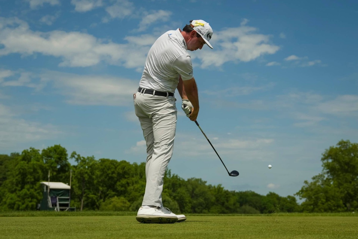  J.T. Poston tees off on the first hole during the third round of the Memorial Tournament at Muirfield Village Golf Club on June 6, 2026. © Adam Cairns/Columbus Dispatch / USA TODAY NETWORK via Imagn Images
