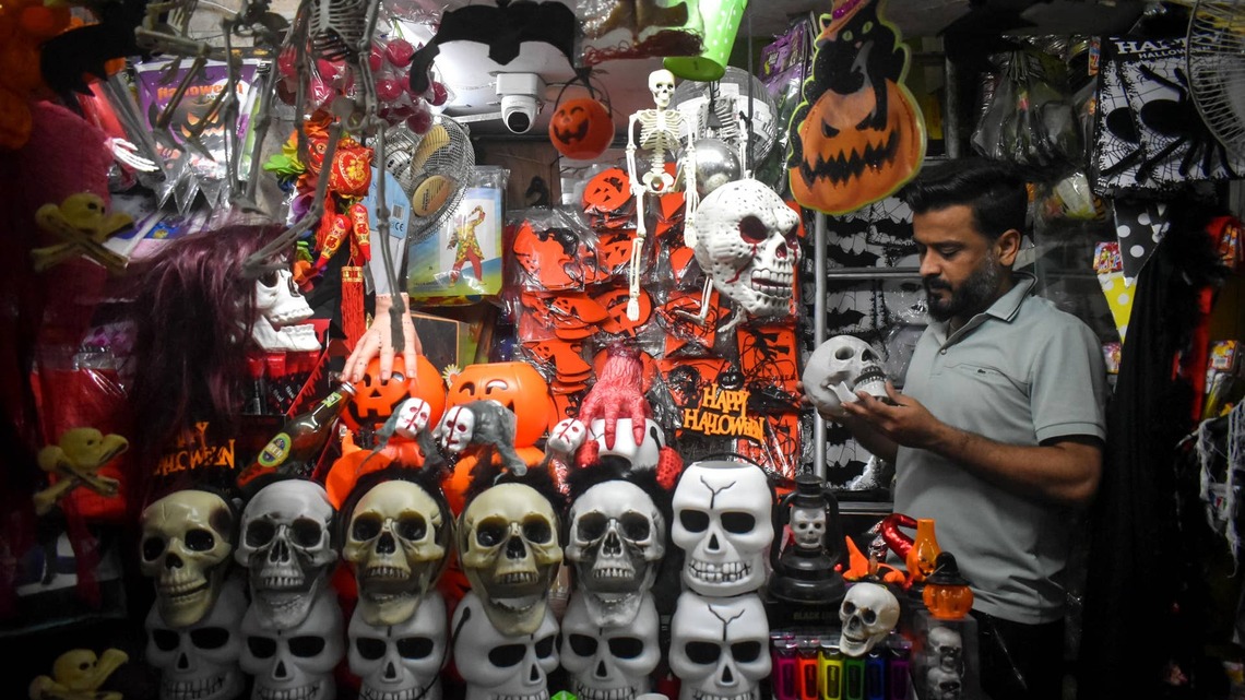 Americans plan to spend more this holiday season. Some will cut groceries to afford it. 