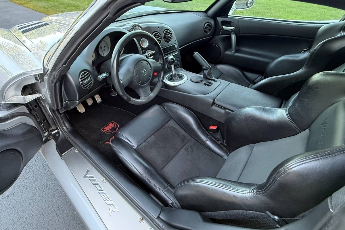  2010 Dodge Viper SRT-10