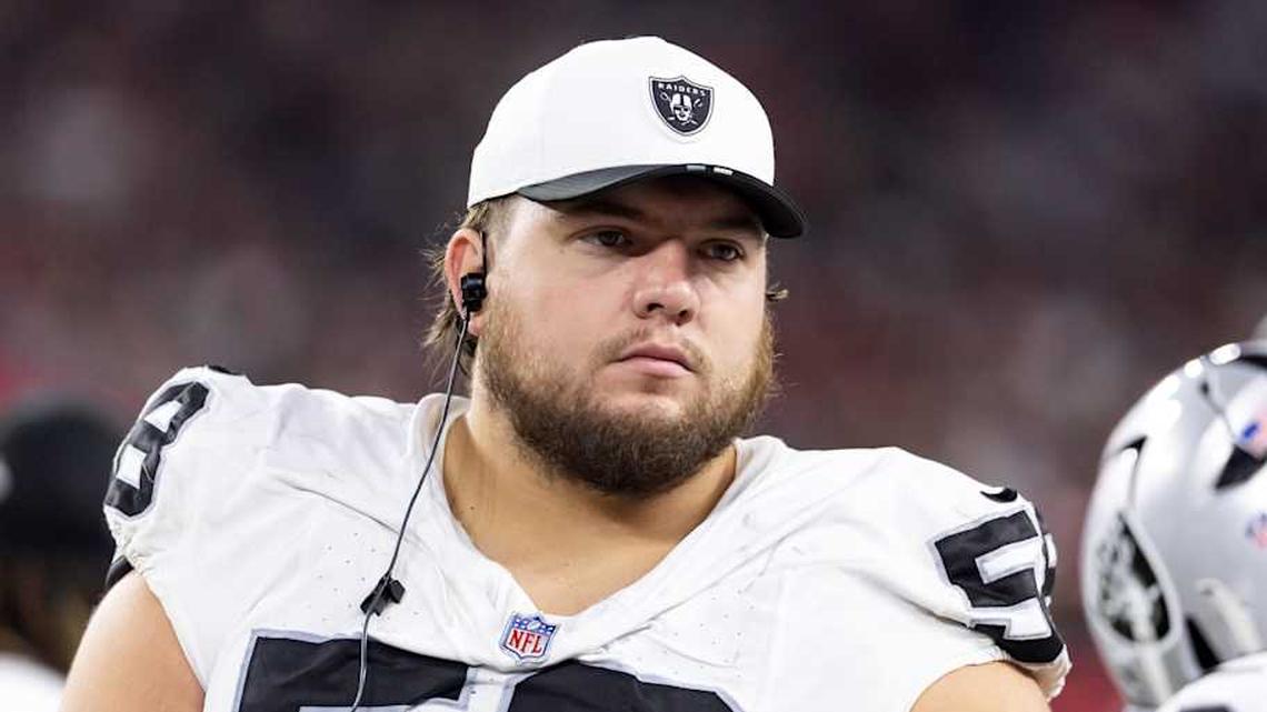  Aug 23, 2025; Glendale, Arizona, USA; Las Vegas Raiders center Jackson Powers-Johnson (58) against the Arizona Cardinals during a preseason NFL game at State Farm Stadium. Mandatory Credit: Mark J. Rebilas-Imagn Images | Mark J. Rebilas-Imagn Images 
