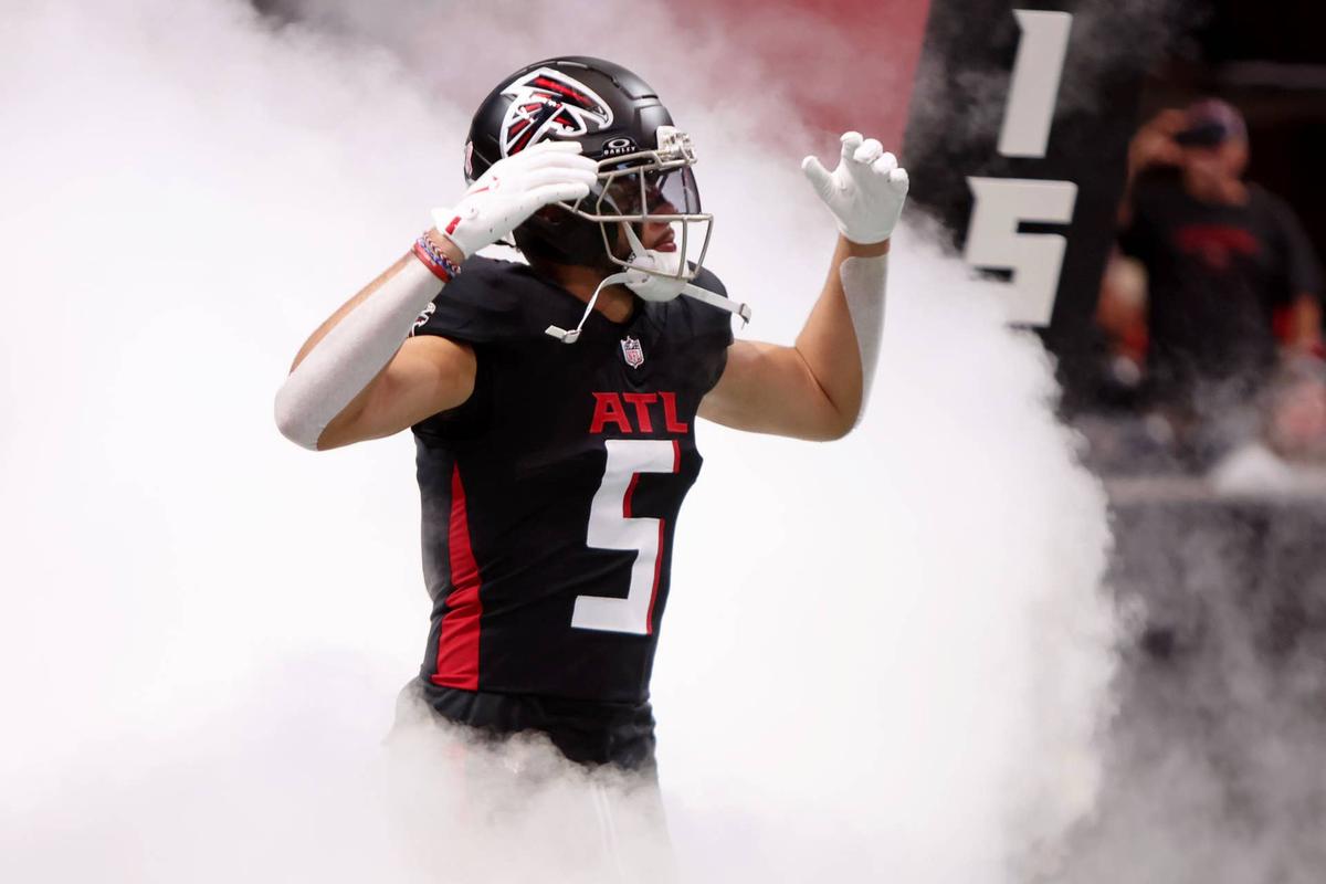  Drake London's new contract will look like a bargain in a couple of years. (Brett Davis-Imagn Images) Credit: Brett Davis-Imagn Images