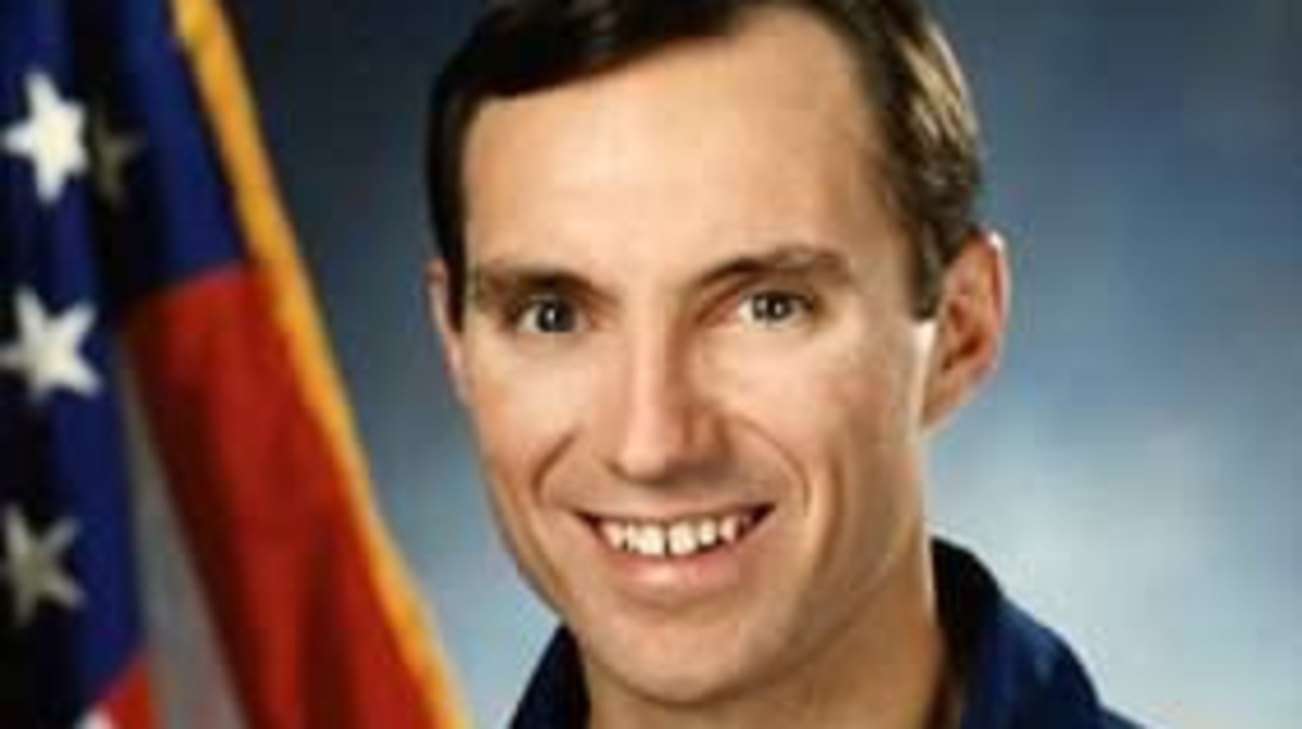 Carl Walz went from watching Neil Armstrong to setting a space record