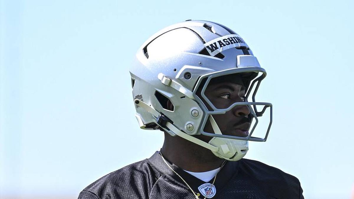  May 2, 2026; Henderson, NV, USA; Las Vegas Raiders running back Mike Washington Jr. (30) warms up during a Rookie Minicamp at Intermountain Health Performance Center. Mandatory Credit: Candice Ward-Imagn Images | Candice Ward-Imagn Images 