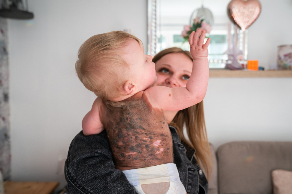  (William Dax via SWNS) 