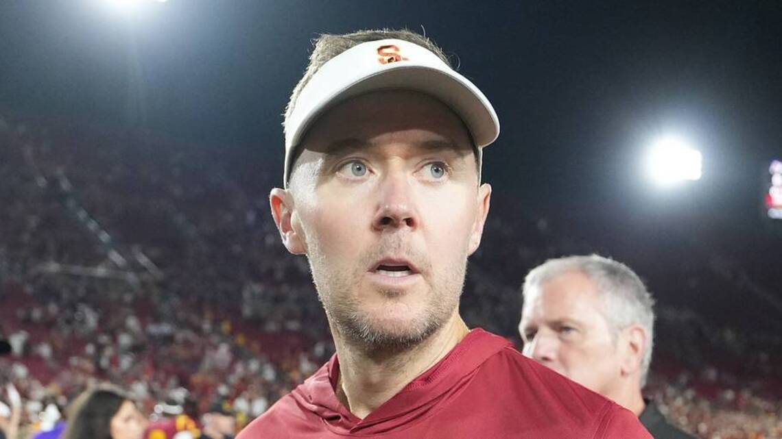 Controversial Referee Call Looms Large in USC's Close Win Over Rutgers
