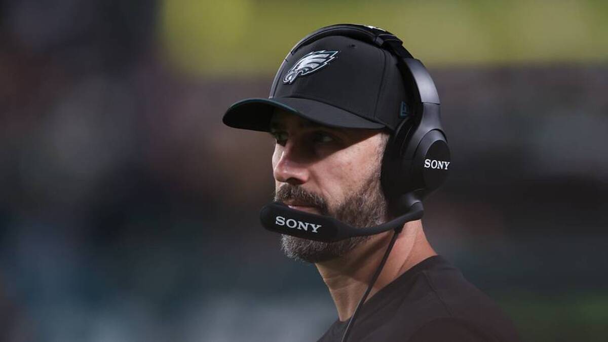 What's Old Is New Again: Why The Eagles Shouldn't Be Chasing Under Center Football