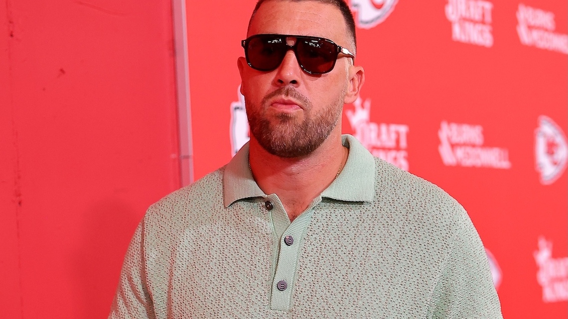 Travis Kelce Arrives at Stadium Wearing Wedding Ring Ahead of Chiefs' Opener 