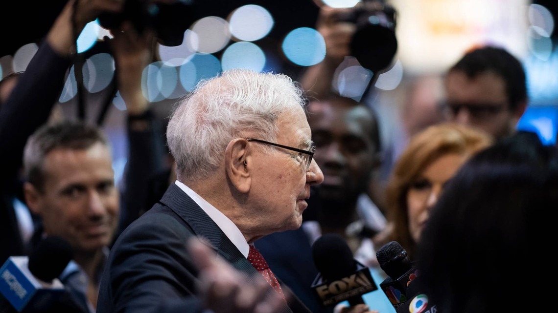 Warren Buffett's $142 billion fortune hits a new milestone