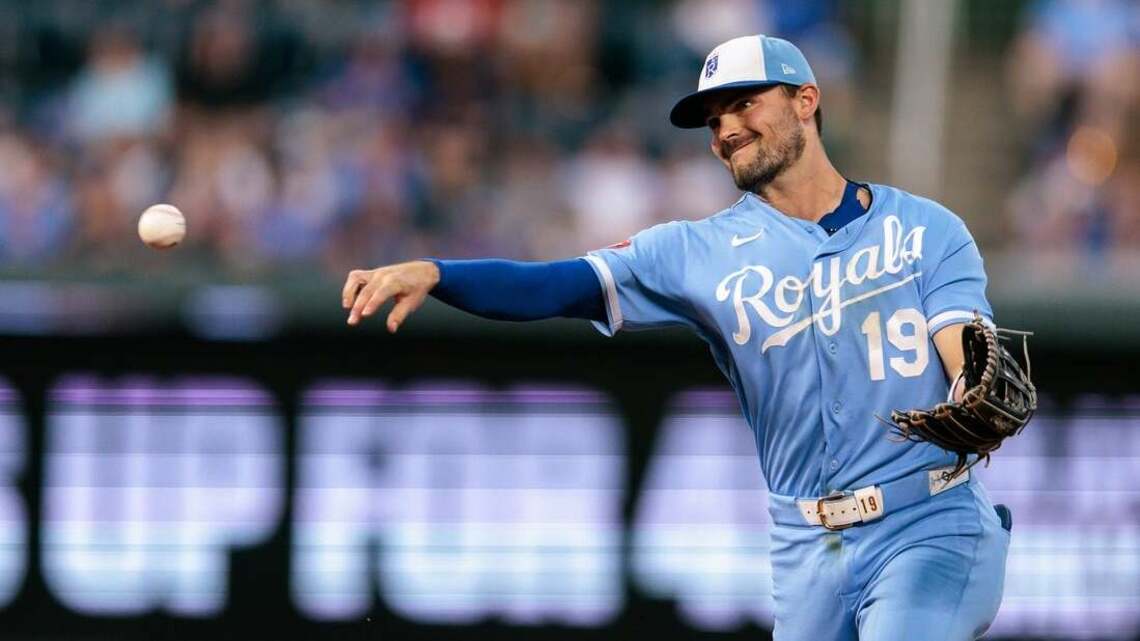 Royals put 2B Michael Massey on 7-day concussion list 