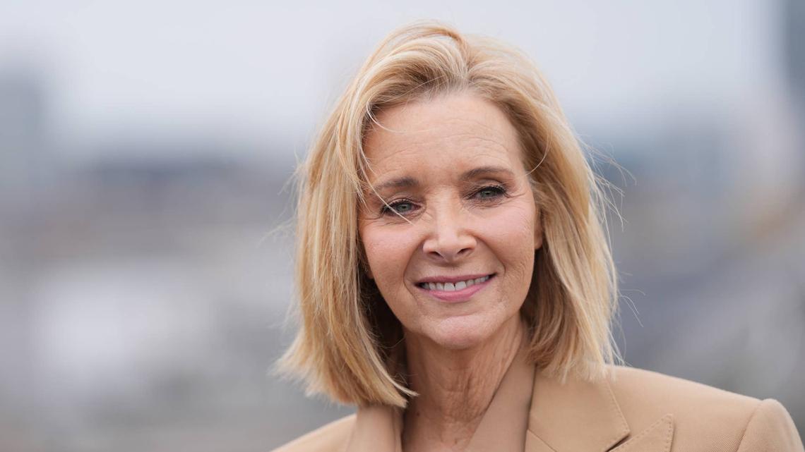 Lisa Kudrow Says the 'Friends' Set Had a Dark Side Most Fans Never Knew About 