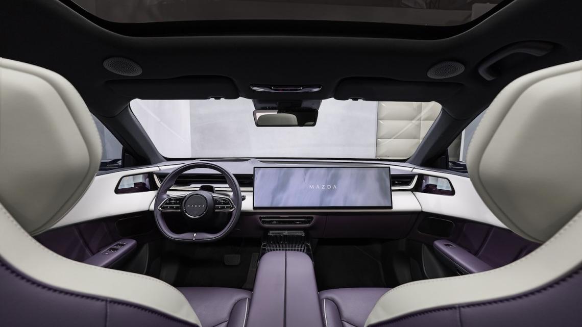 Mazda Says Bigger Screens Are Better for Driving 