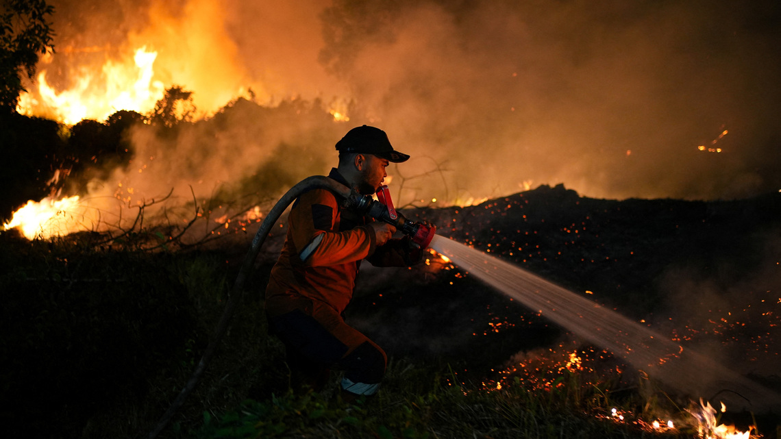 Reducing Indonesia wildfires will be challenging as El Niño peaks this month, minister warns 