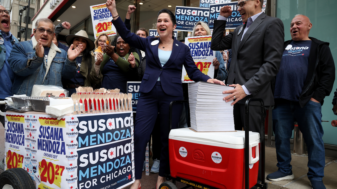 On last day to turn in signatures for 2027 Chicago mayoral race, candidates try to stand out 