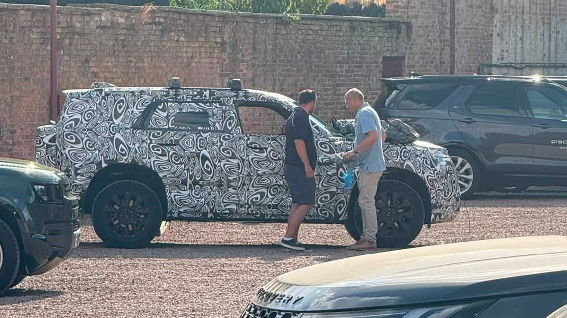 Close-Up Spy Shots Show the Electric Land Rover Defender Testing Off-Road 
