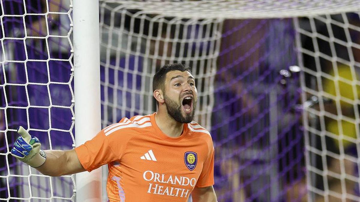  Maxime Crépeau takes on his boyhood club with Orlando City. | Nathan Ray Seebeck-Imagn Images 