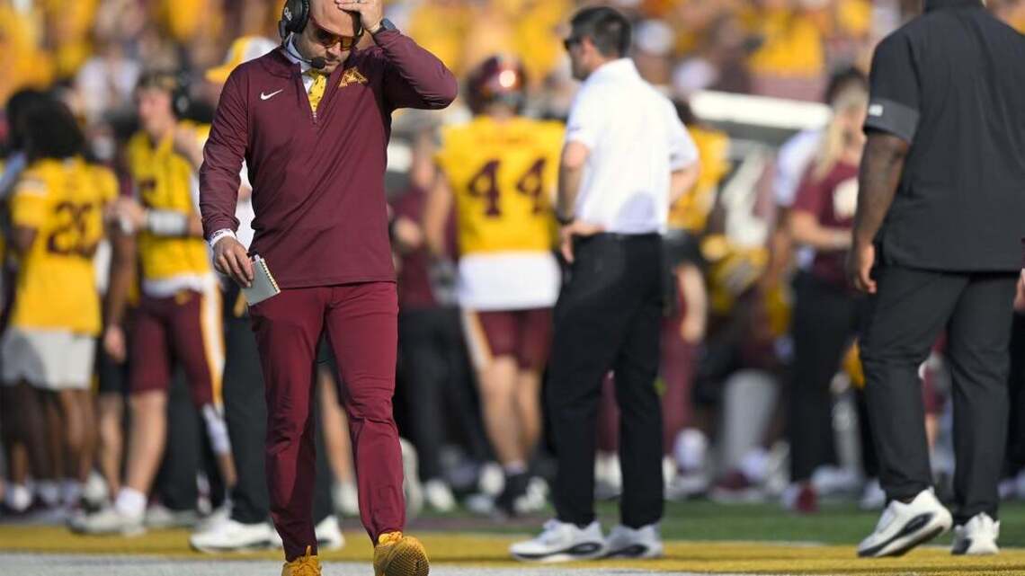Drake Lindsey helps Minnesota rout Akron