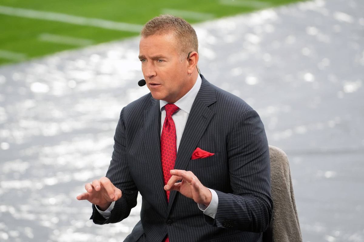  Jan 1, 2026; Pasadena, CA, USA; Kirk Herbstreit on the ESPN College Gameday set during the 2026 Rose Bowl and quarterfinal game of the College Football Playoff at Rose Bowl Stadium. Mandatory Credit: Kirby Lee-Imagn Images 