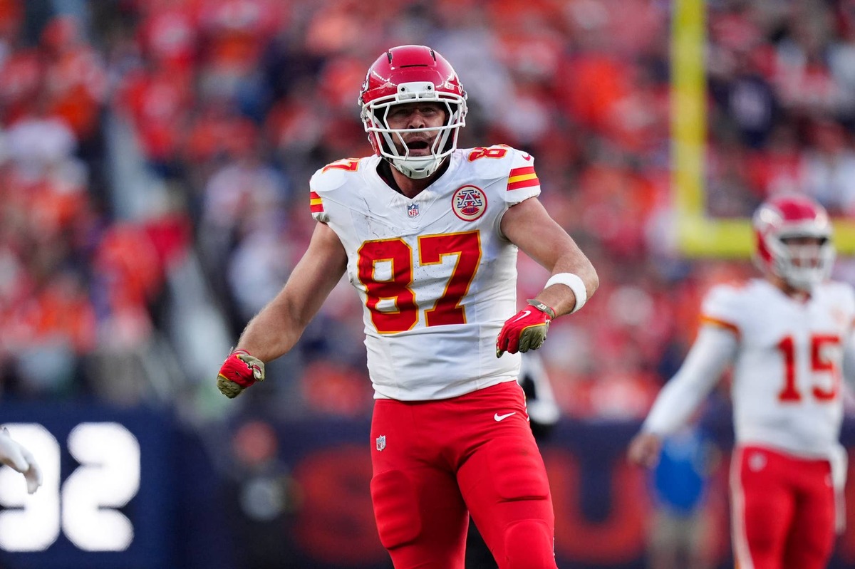  Nov 16, 2025; Denver, Colorado, USA; Kansas City Chiefs tight end Travis Kelce (87) reacts in the third quarter against the Denver Broncos at Empower Field at Mile High. Mandatory Credit: Ron Chenoy-Imagn Images 