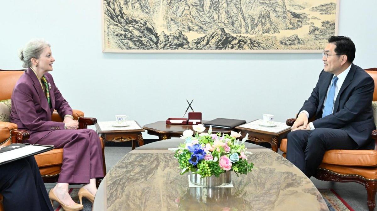 U.S. Under Secretary of State for Political Affairs Allison Hooker and South Korea's Vice Foreign Minister for Diplomatic Strategy and Intelligence Jeong Yeon-doo met Tuesday as part of two-day talks. Photo courtesy of South Korea Ministry of Foreign Affairs