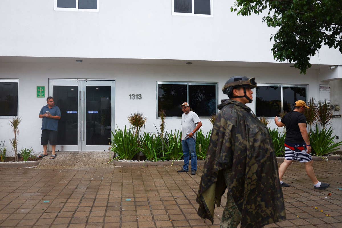 Hurricane Simon strengthens to Category 4 off Mexico coast | Raleigh ...