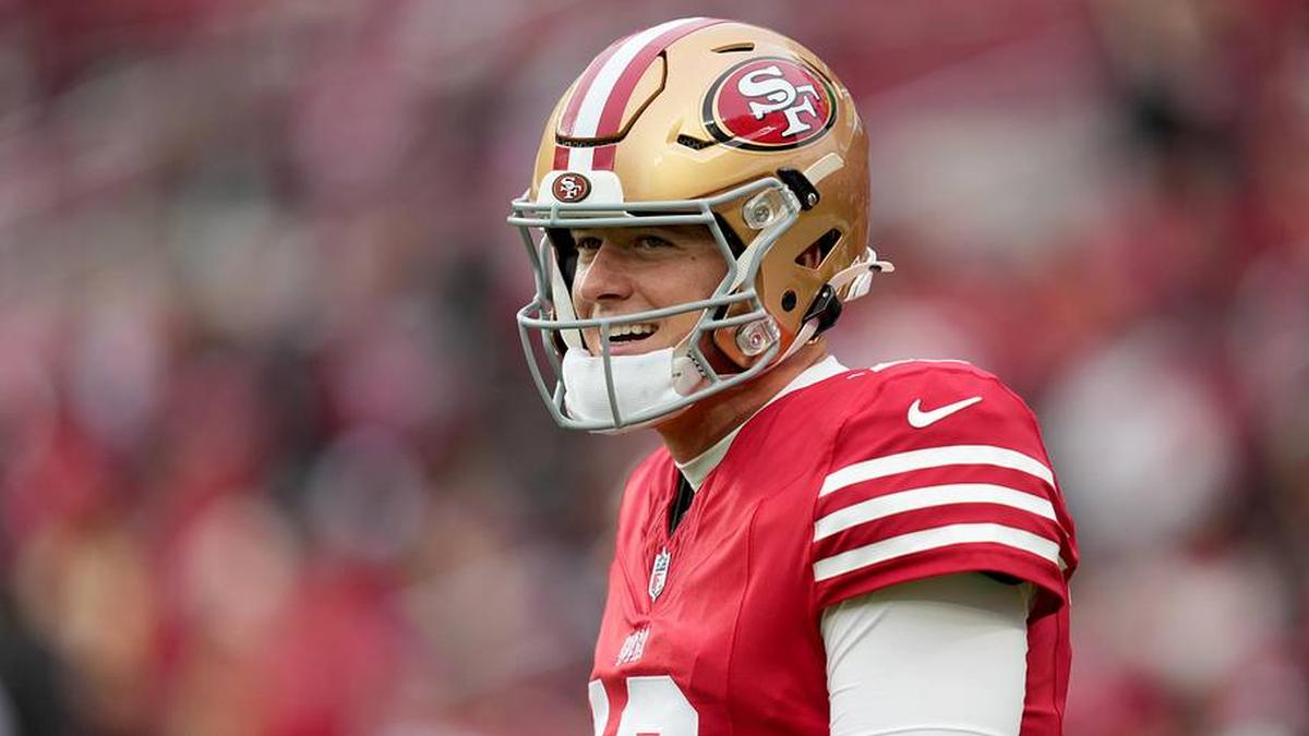  Dec 14, 2025; Santa Clara, California, USA; San Francisco 49ers quarterback Mac Jones (10) warms up prior to the first half against the Tennessee Titans at Levi's Stadium. Mandatory Credit: Cary Edmondson-Imagn Images | Cary Edmondson-Imagn Images 