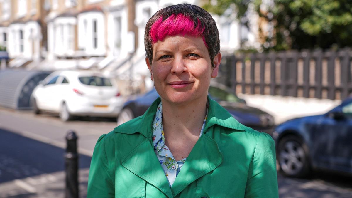Green Party candidate for London mayor Zoe Garbett poses for photos in London, Britain April 22, 2026. REUTERS/Marissa Davison