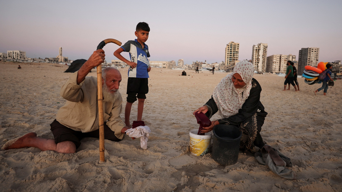 In Gaza, a mother's hunt for water lays bare a worsening health crisis 