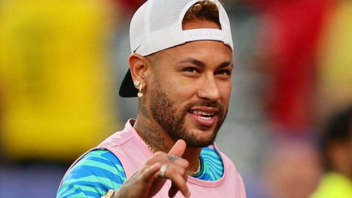 Brazil's Neymar (calf) takes step forward in recovery