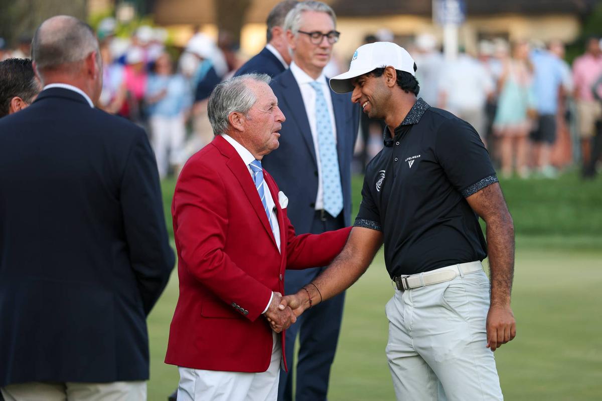  Aaron Rai shakes the hand of Gary Player, the last winner of the PGA at Aronimink in 1962, during the trophy ceremony after winning the 2026 PGA Championship at Aronimink Golf Club on Sunday, May 17, 2026, in Newtown Square, Pennsylvania. Photo by Maddie Meyer/PGA of America