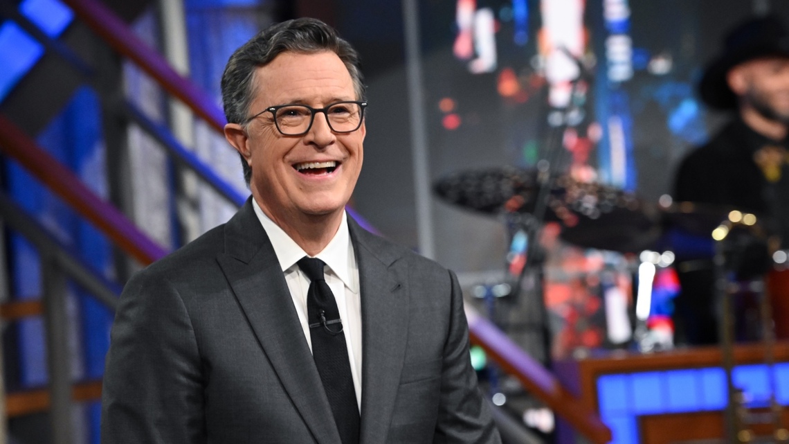Stephen Colbert aborda las afirmaciones de que la cancelación de ‘Late Show' es "sospechosa"