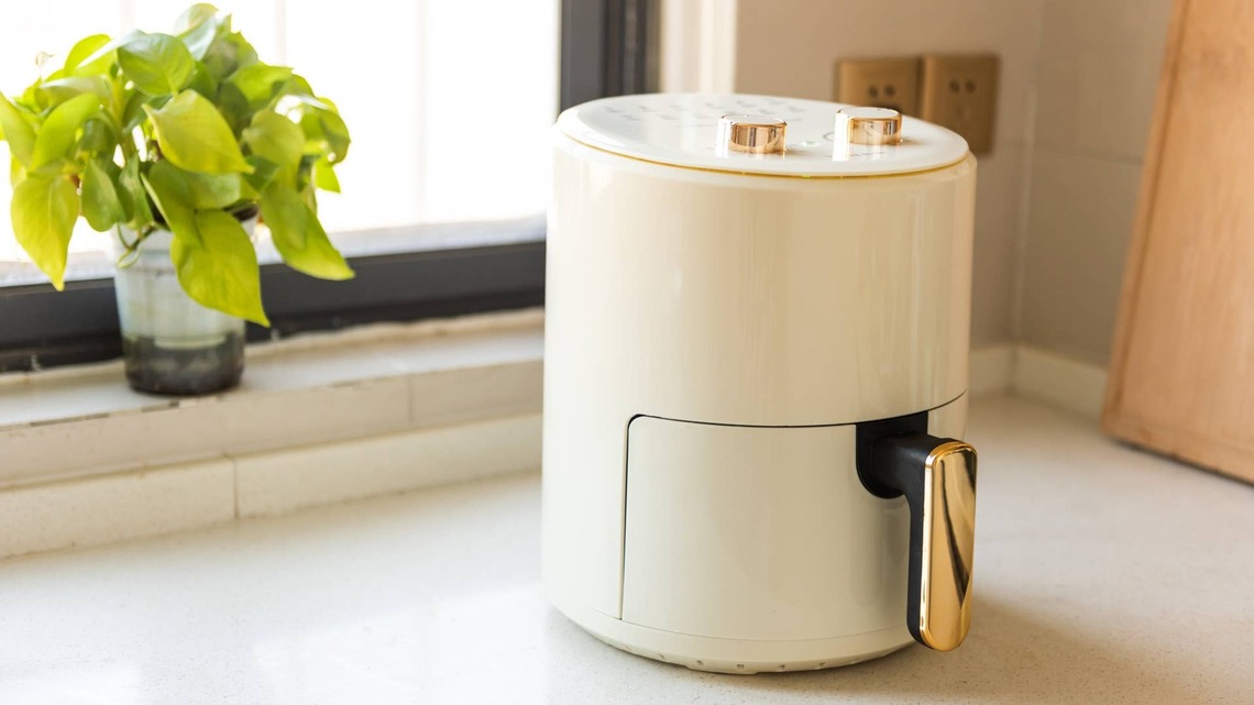 An Award-Winning Chef Is Begging People To Stop Making This Common Air Fryer Mistake 