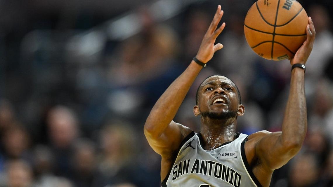 Spurs' De'Aaron Fox replaces Giannis Antetokounmpo in ASG 