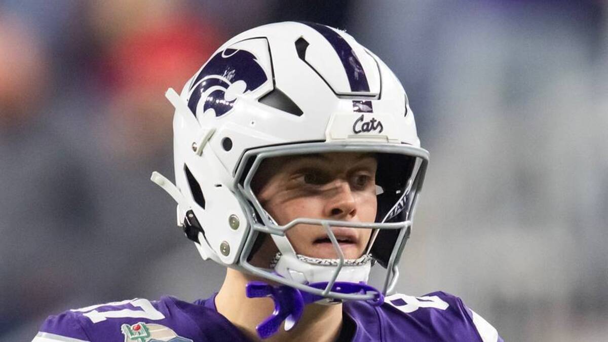  Dec 26, 2024; Phoenix, AZ, USA; Kansas State Wildcats tight end Brayden Loftin (87) against the Rutgers Scarlet Knights during the Rate Bowl at Chase Field. Mandatory Credit: Mark J. Rebilas-Imagn Images | USA TODAY Sports via Reuters Connect 