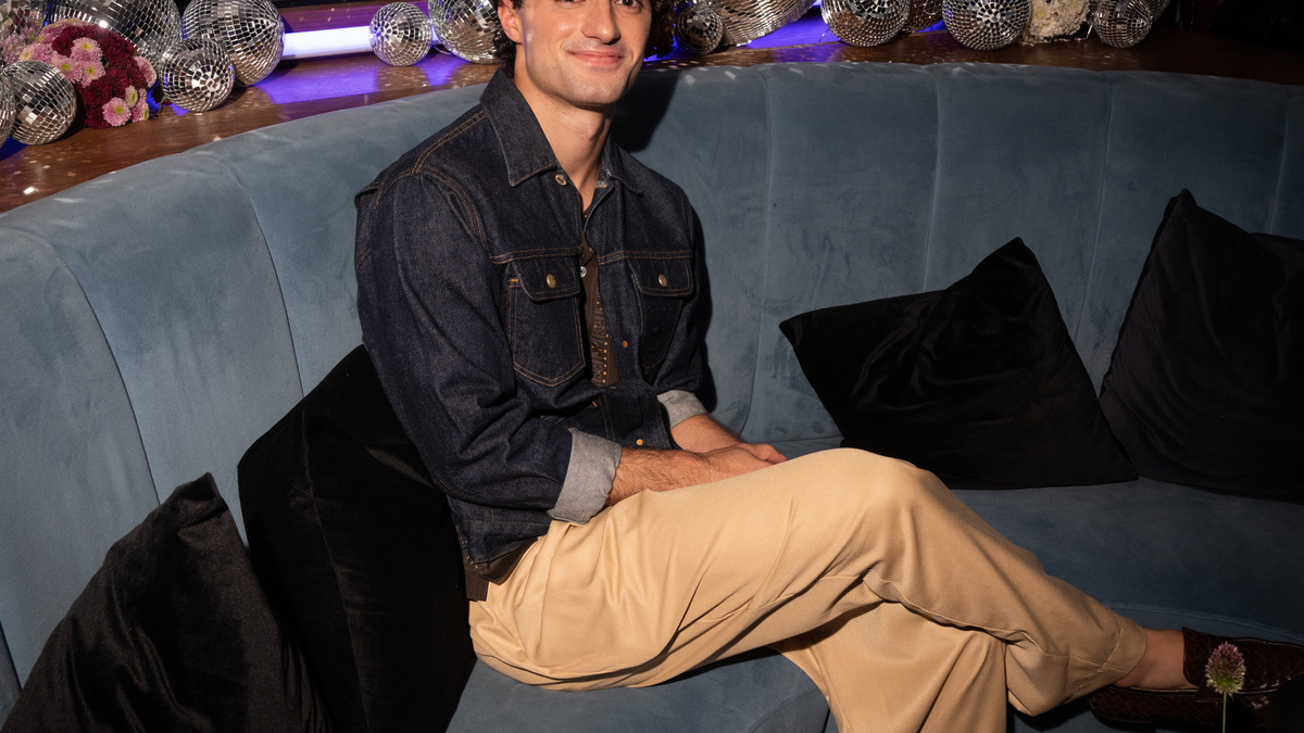 DWTS' Ezra Frech Remembers Middle School Crush Calling His Hand 'Creepy'