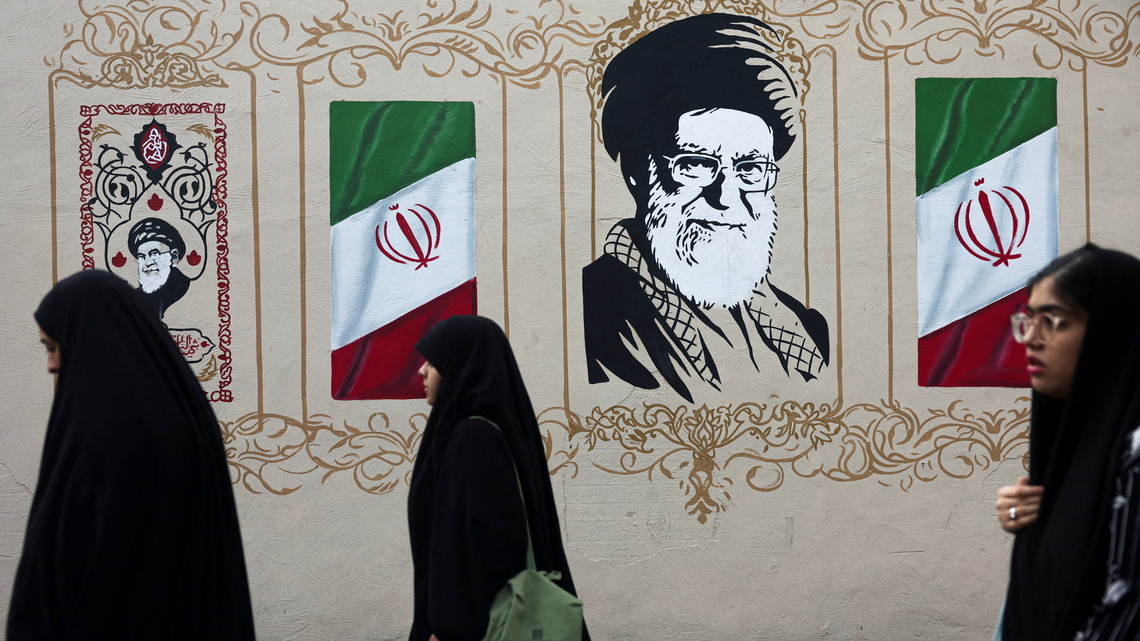 Iran vows to resist widened US sanctions, says Washington seeks talks