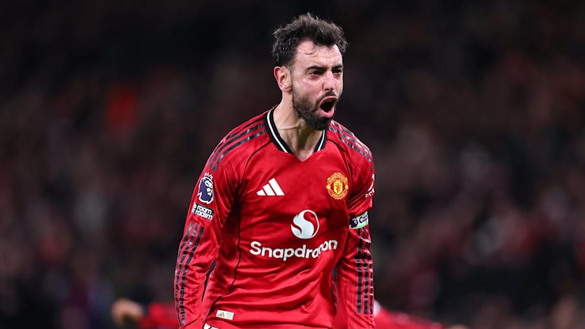  Bruno Fernandes is chasing history in what remains of the season. | Robbie Jay Barratt/AMA/Getty Images 