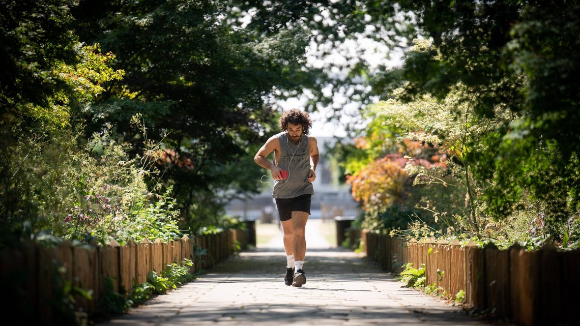 Cardio vs. Weights: Science Finally Settles the Debate