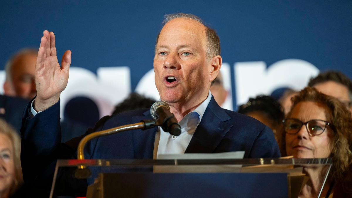 Former Detroit Mayor Mike Duggan's independent campaign for governor lost ground in a new statewide poll of likely voters commissioned by the Detroit Regional Chamber. (Katy Kildee/The Detroit News/TNS)