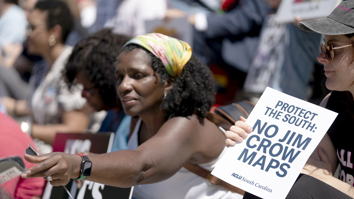 Commentary: How voters can fight gerrymandering in an era of remapping wars 