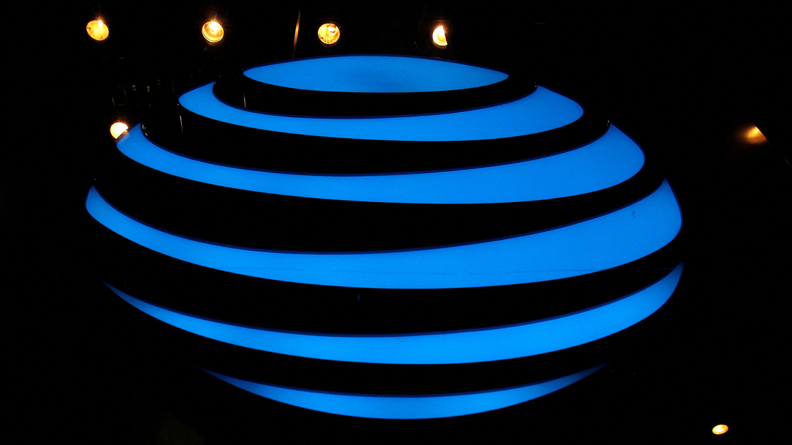 AT&T's fiber revenue per user to keep sliding as bundle discounts weigh 