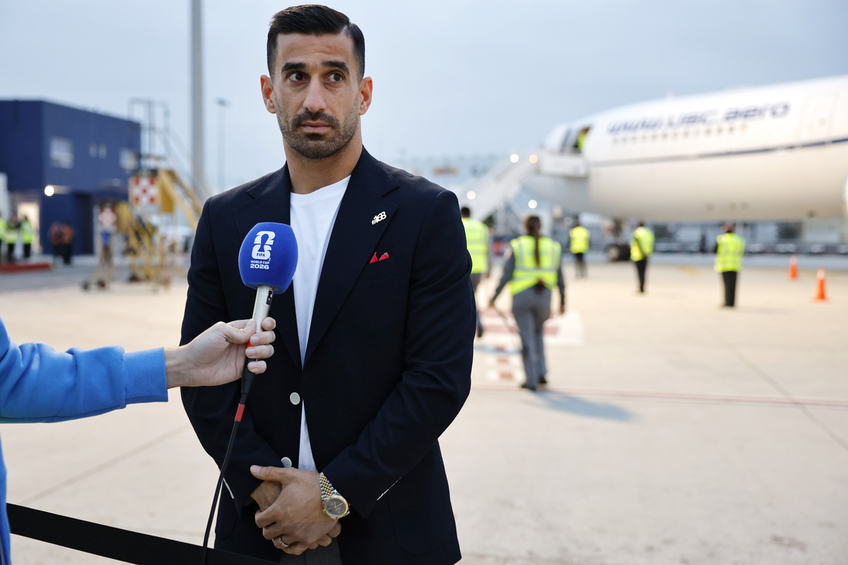  Iranian national soccer team captain Ehsan Hajisafi speaks to the press after arrival at Tijuana International Airport on June 7, 2026, in Tijuana, Mexico. (Photo by Mario Tama/Getty Images) 