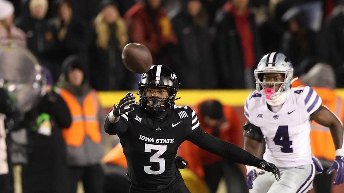  Nov 30, 2024; Ames, Iowa, USA; Iowa State Cyclones defensive back Jontez Williams (3) defends a pass intended for Kansas State Wildcats running back Joe Jackson (4) in the fourth quarter at Jack Trice Stadium. Mandatory Credit: Reese Strickland-Imagn Images | Reese Strickland-Imagn Images 