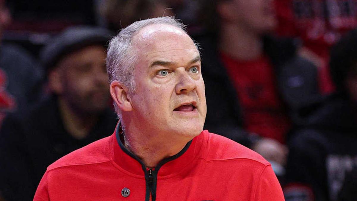  Feb 24, 2026; Piscataway, New Jersey, USA; Rutgers Scarlet Knights head coach Steve Pikiell reacts during the first half against the Washington Huskies at Jersey Mike's Arena. Mandatory Credit: Vincent Carchietta-Imagn Images | Vincent Carchietta-Imagn Images 