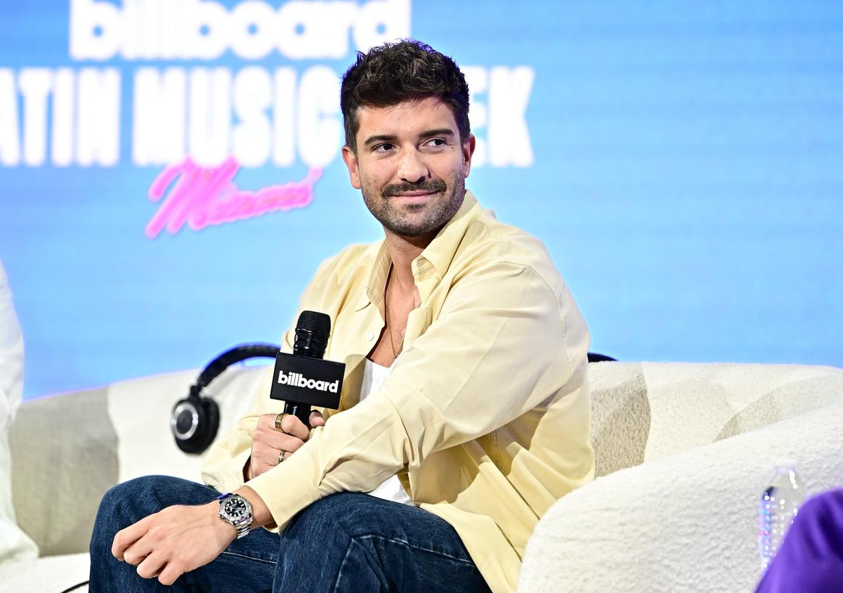 Pablo Alborán. Pablo Alborán se presentó en la Semana Billboard con el productor Julio Reyes Copello.